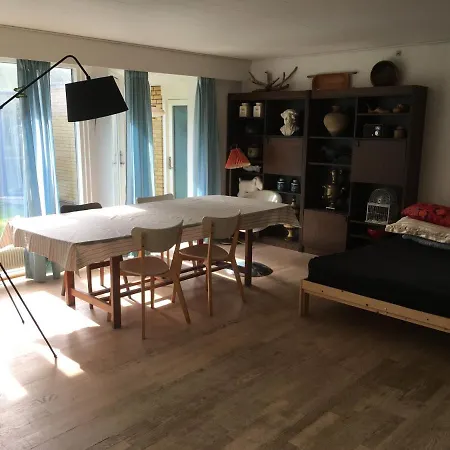 Quiet Close To Everything Apartment
